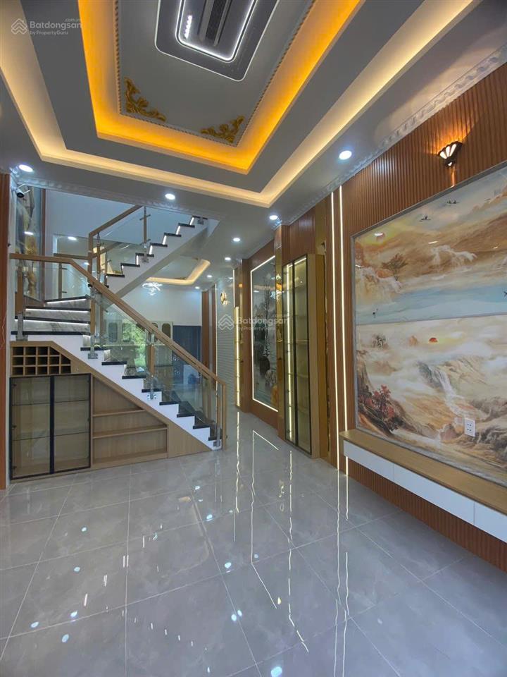 Hóc môn  ngay chợ đông thạnh, đi bộ chỉ 30m, ô tô đậu cửa  chỉ 4,2 tỷ còn thương lượng
