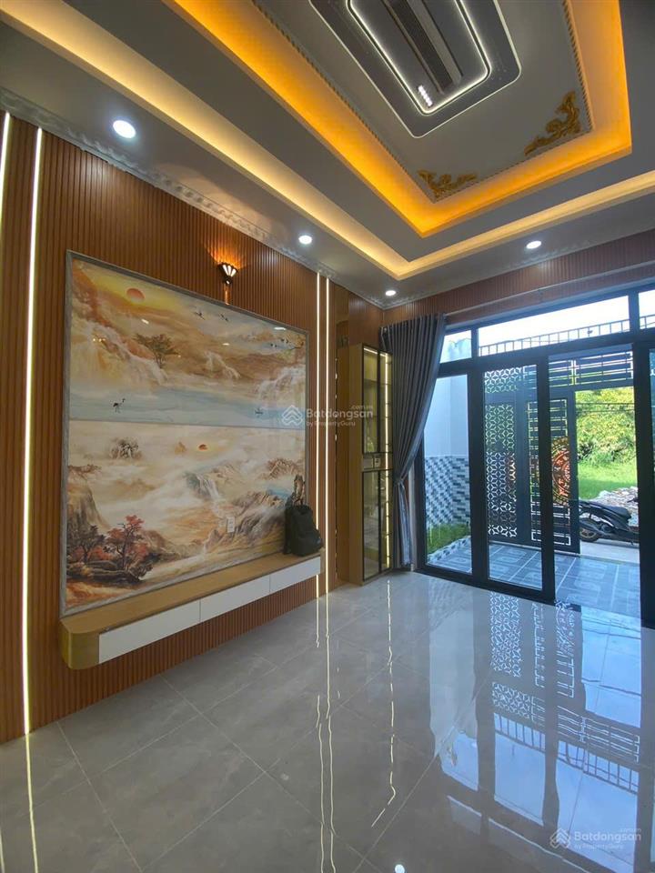 Hóc môn  ngay chợ đông thạnh, đi bộ chỉ 30m, ô tô đậu cửa  chỉ 4,2 tỷ còn thương lượng