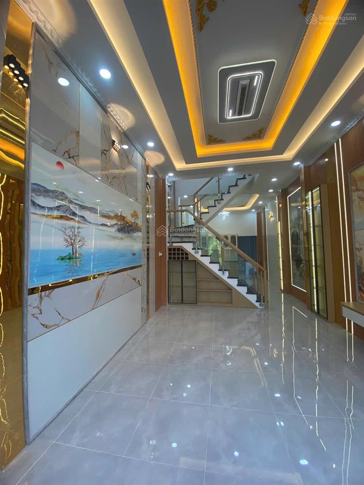 Hóc môn  ngay chợ đông thạnh, đi bộ chỉ 30m, ô tô đậu cửa  chỉ 4,2 tỷ còn thương lượng