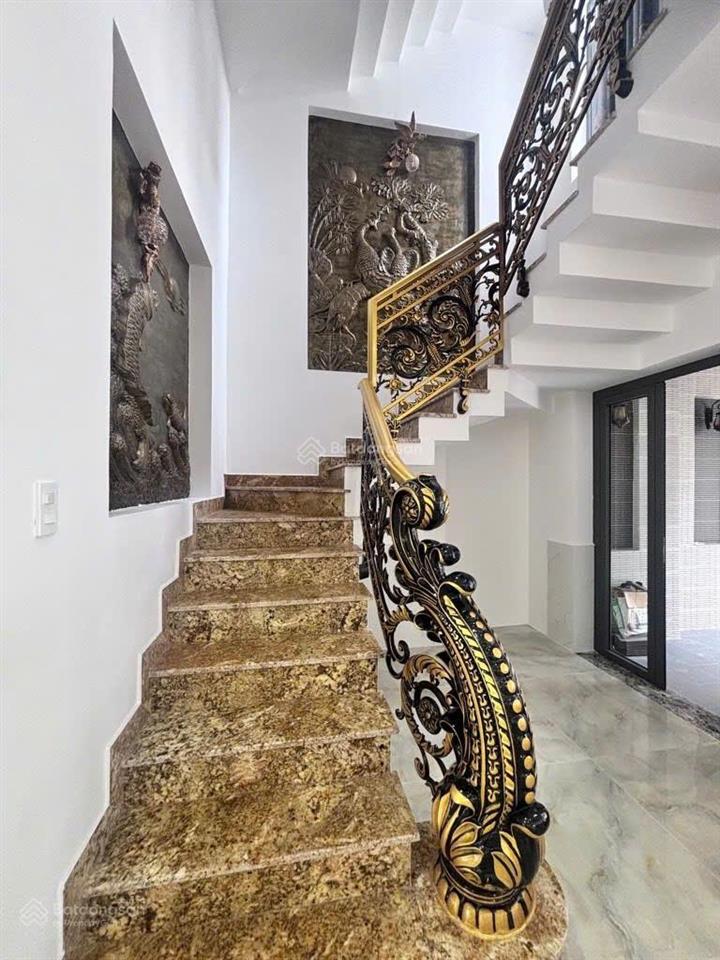 Biệt thự phố đường huỳnh tấn phát ,hẻm xe hơi quay đầu ,bề ngang khủng 7m giá chỉ 9,8 tỷ