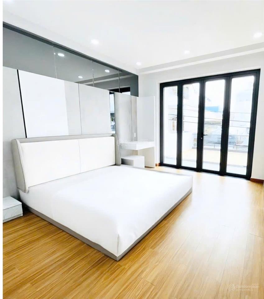 Nhà 3 tầng mới  sang trọng, xe hơi trong nhà  hẻm xe hơi thông, phú thuận nhỉnh 9 tỷ