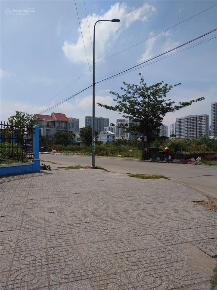 Nhà sổ hồng riêng long thạnh mỹ  sát vinhomes riverside  ngang 4,25m    giá 3,7 tỷ