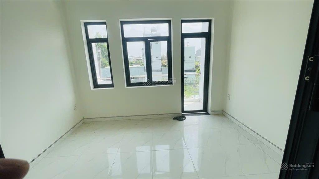 Đường ô tô 8m  nhà phố 3 tầng sát vinhomes q9 chỉ hơn 4t