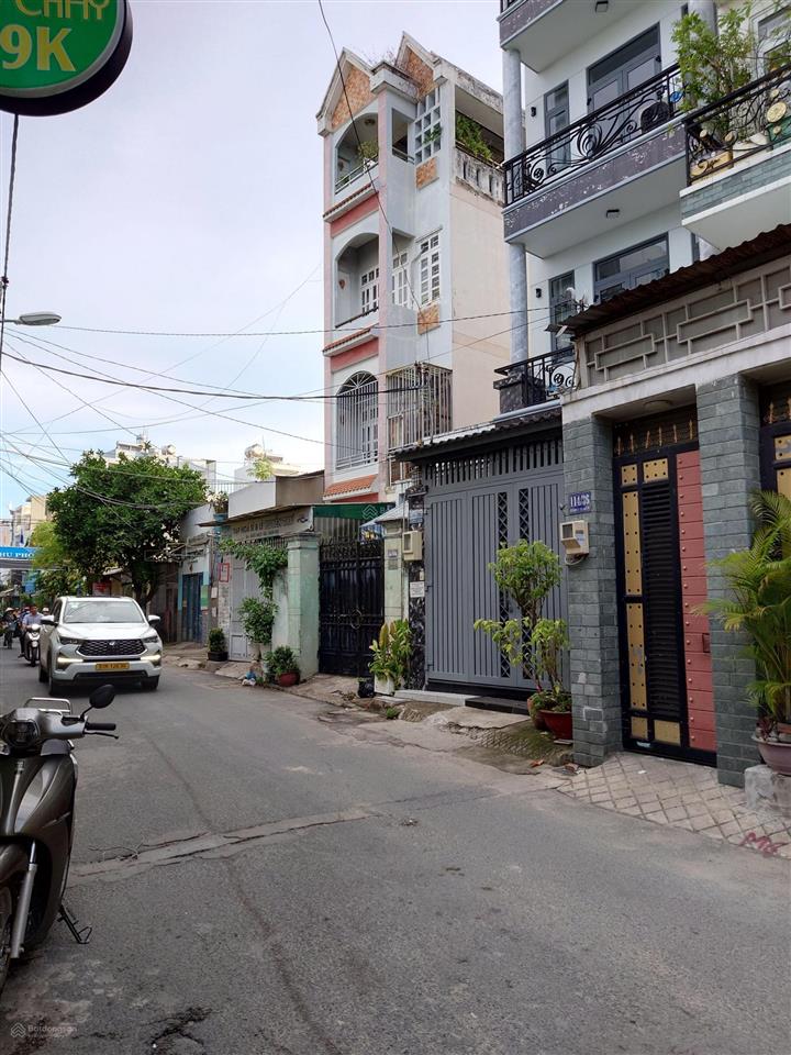 Gấp bán giảm giá mạnh siêu phẩm 4 tầng chủ xây tâm quyết, ô tô thông