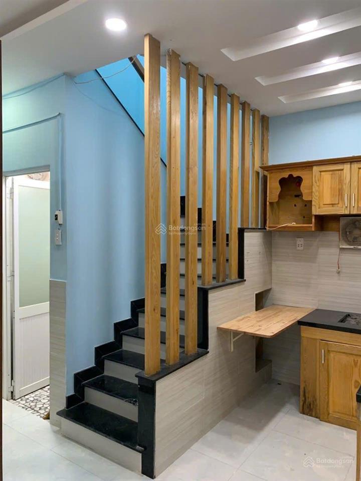Nhỉnh 2 tỷ có nhà riêng 2 tầng , gần hẻm xh nhà mới ở ngay