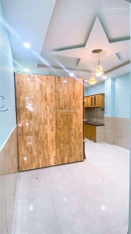 Nhỉnh 2 tỷ có nhà riêng 2 tầng , gần hẻm xh nhà mới ở ngay