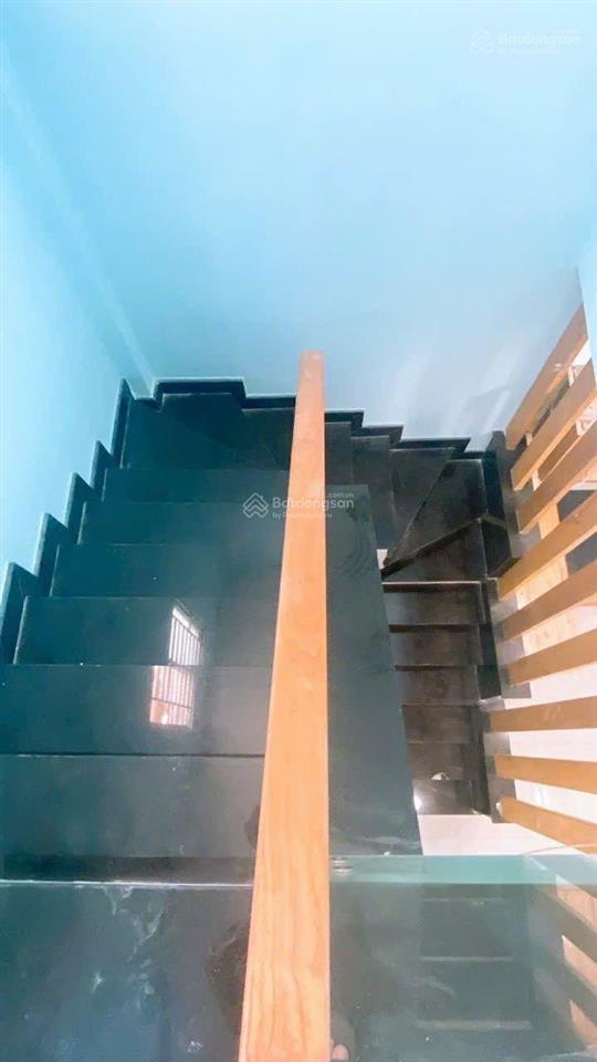 Nhỉnh 2 tỷ có nhà riêng 2 tầng , gần hẻm xh nhà mới ở ngay