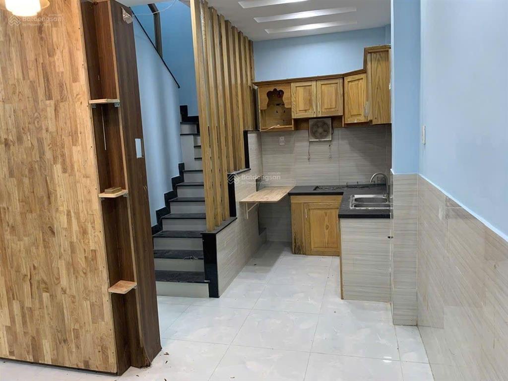 Nhỉnh 2 tỷ có nhà riêng 2 tầng , gần hẻm xh nhà mới ở ngay