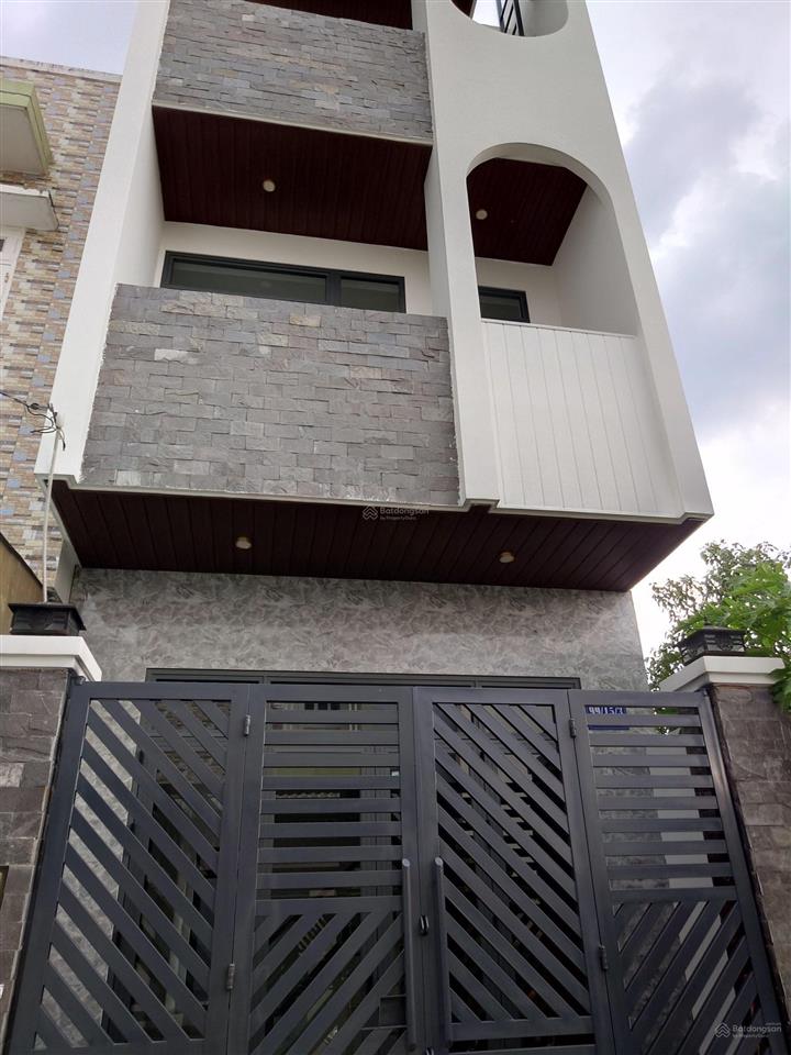 Đừng xem căn nhà này kẻo mê luôn ! nhà đẹp 3 tầng 4pn , quá bình yên ngay sát vinhomes q9