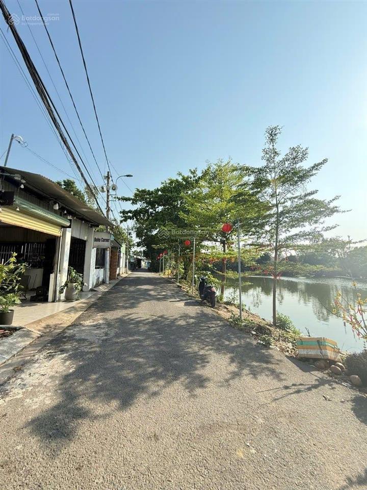 3,8 tỷ hiếm có, đất mt long bình view hồ kế ga metro & bx miền đông mới, có tiềm năng tăng giá