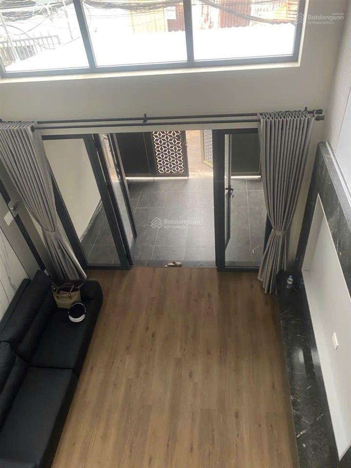 Chỉ 7.8 tỷ có nhà mặt tiền 4 tầng sang xịn, dt sử dụng 60m2, view ngắm xe lửa cầu bình lợi