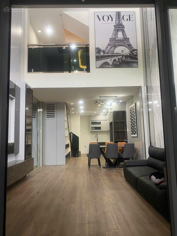 Chỉ 7.8 tỷ có nhà mặt tiền 4 tầng sang xịn, dt sử dụng 60m2, view ngắm xe lửa cầu bình lợi