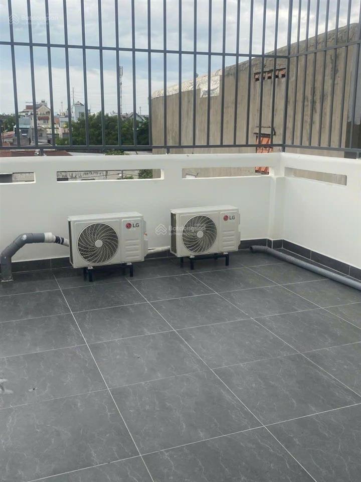 Chỉ 7.8 tỷ có nhà mặt tiền 4 tầng sang xịn, dt sử dụng 60m2, view ngắm xe lửa cầu bình lợi