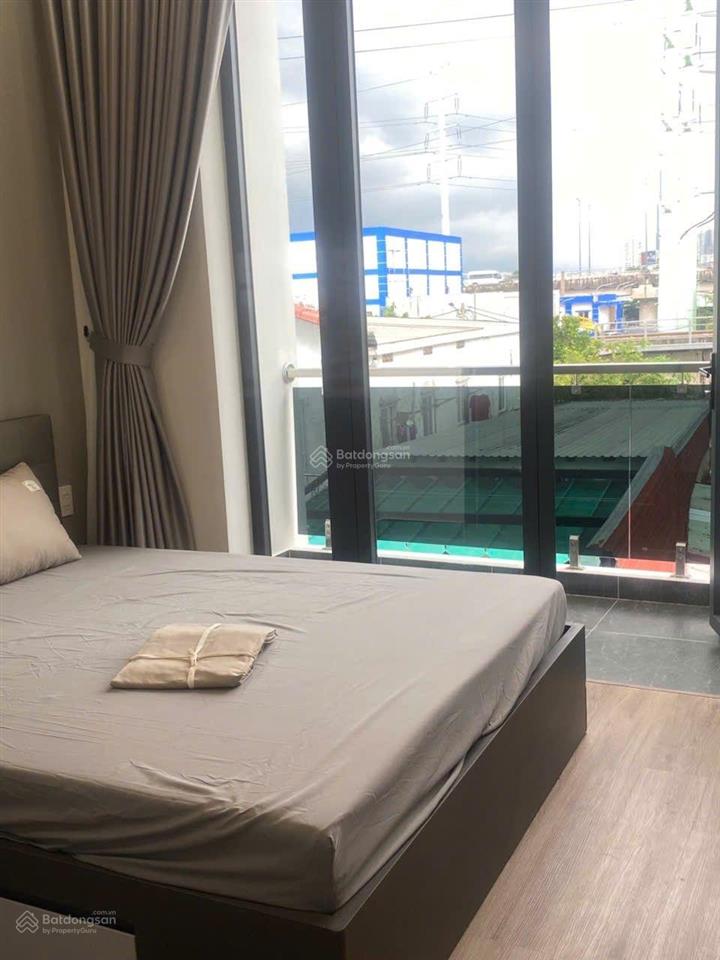 Chỉ 7.8 tỷ có nhà mặt tiền 4 tầng sang xịn, dt sử dụng 60m2, view ngắm xe lửa cầu bình lợi