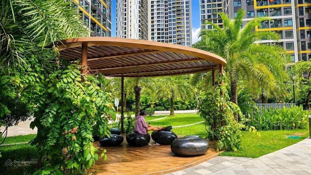 Chỉ 2,2 tỷ sở hữu ngay căn studio view đẹp, sổ hồng riêng, full nội thất vinhomes quận 9