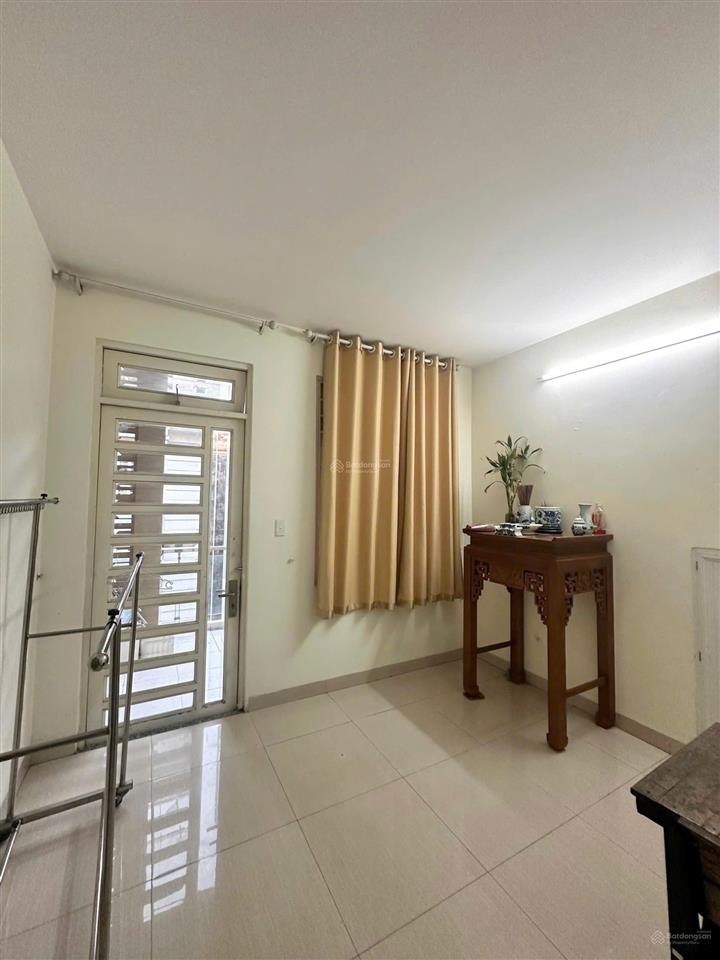 Hiếm  hàng xóm kdc hồng long hiệp bình phước  4 tầng (4.5x12m) 4pn, ô tô đậu ngày đêm