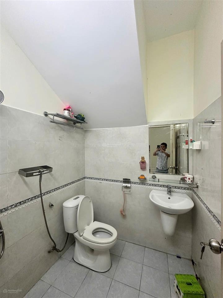 Hiếm  hàng xóm kdc hồng long hiệp bình phước  4 tầng (4.5x12m) 4pn, ô tô đậu ngày đêm