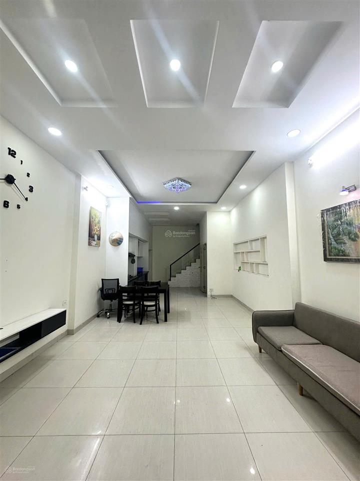 Hiếm  hàng xóm kdc hồng long hiệp bình phước  4 tầng (4.5x12m) 4pn, ô tô đậu ngày đêm