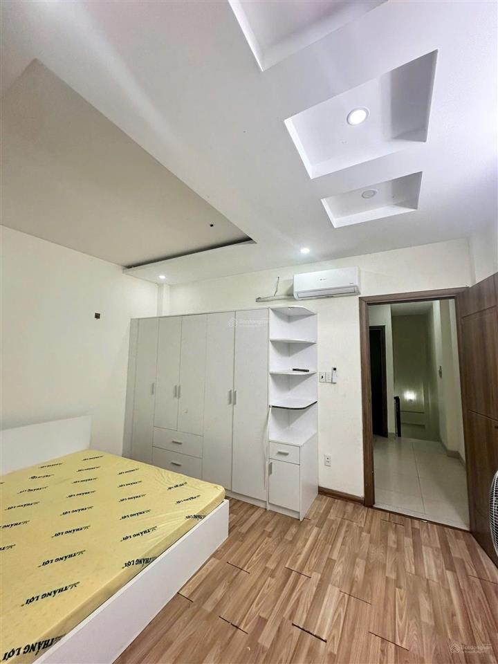 Hiếm  hàng xóm kdc hồng long hiệp bình phước  4 tầng (4.5x12m) 4pn, ô tô đậu ngày đêm