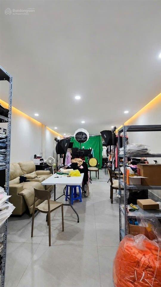 Mặt tiền kd quận 1, dòng tiền 52 triệu/tháng 62m2 4 tầng, lê thị riêng, sát ga metro bến thành