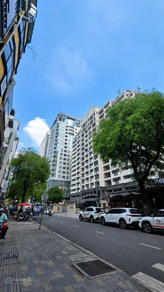 Giảm còn 36 tỷ lê thánh tôn q1 hxh 1 căn ra mặt tiền ngang khủng 8.7m dòng tiền 100tr/th