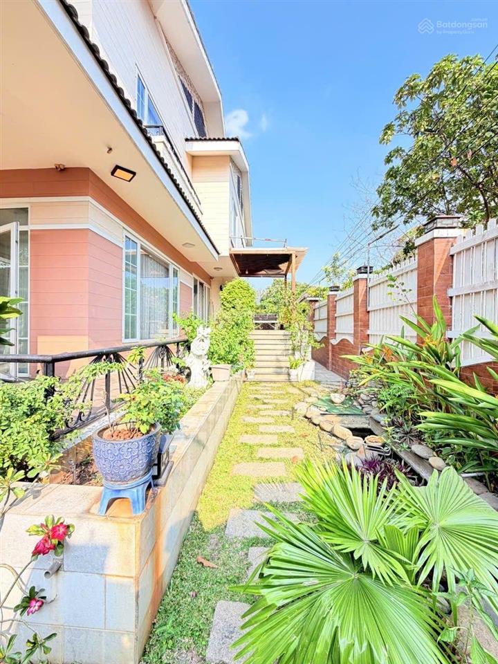 Hiếm  360m2 vị trí vàng  phước long thủ đức tặng biệt thự + hầm, thang máy nội thất siêu xịn