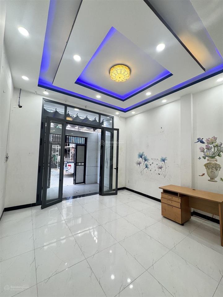 Chỉ 4,2 tỷ, nhà shr 50.3m2 3 tầng 4pn ô tô tận cửa, trường lưu long trường