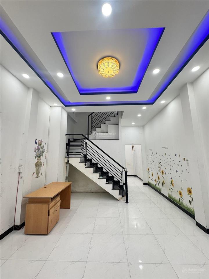 Chỉ 4,2 tỷ, nhà shr 50.3m2 3 tầng 4pn ô tô tận cửa, trường lưu long trường