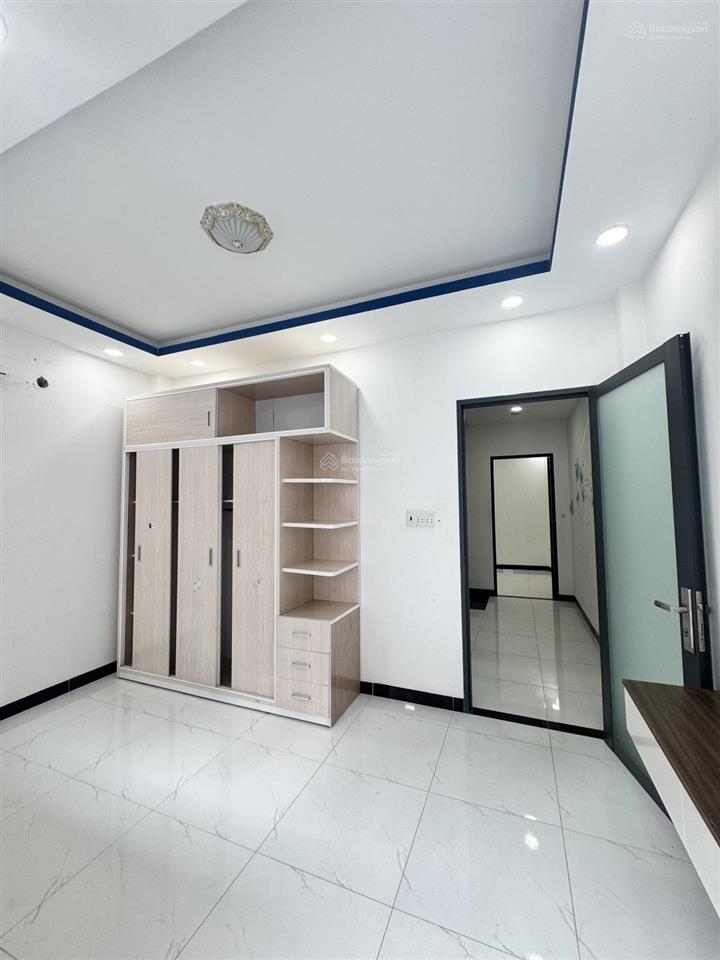 Chỉ 4,2 tỷ, nhà shr 50.3m2 3 tầng 4pn ô tô tận cửa, trường lưu long trường