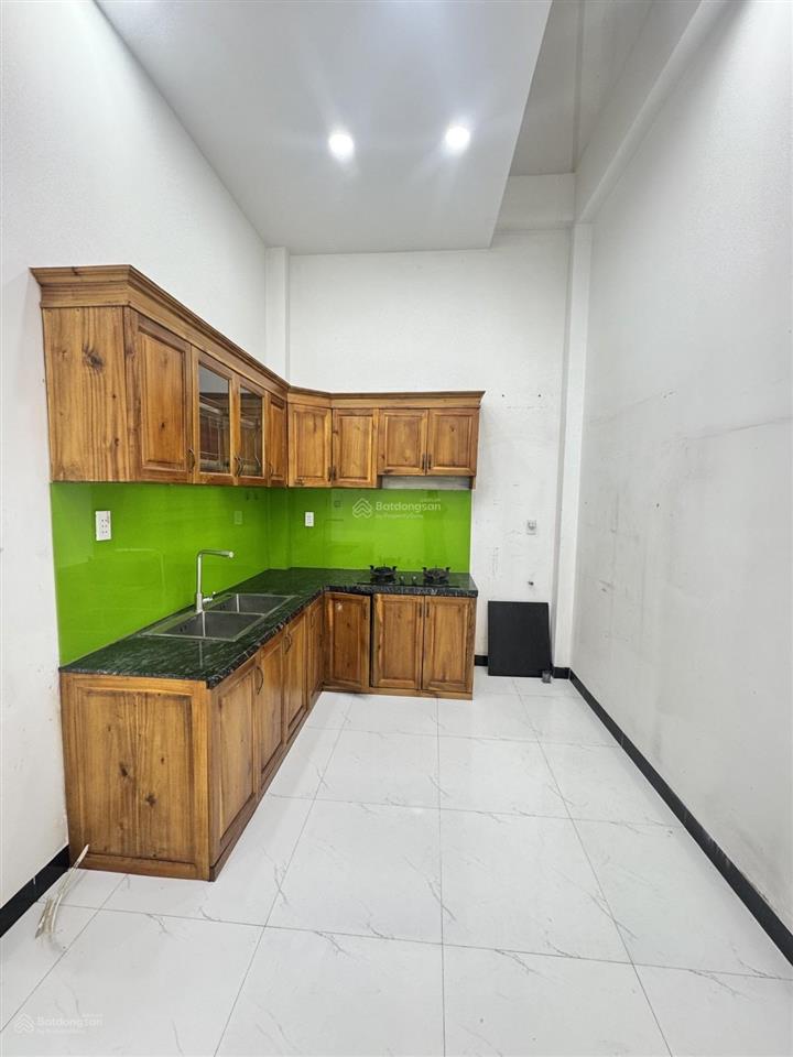 Chỉ 4,2 tỷ, nhà shr 50.3m2 3 tầng 4pn ô tô tận cửa, trường lưu long trường