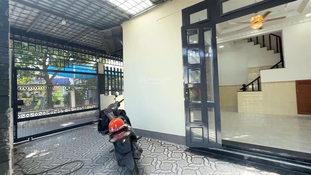 Chỉ 8,2tỷ sở hữu nhà 2 mặt tiền kinh doanh 75m2, gần gigamall, chợ hiệp bình