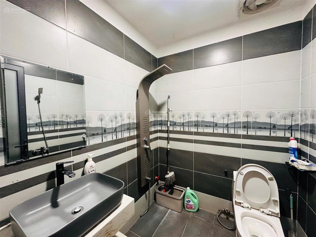Chỉ 5.7 tỷ nhà 2 tầng tam bình xe tải đậu cửa 81m2  ngang 4,8m, full nội thất hoàn công đủ
