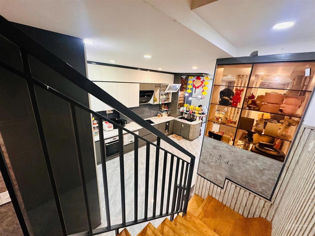 Chỉ 5.7 tỷ nhà 2 tầng tam bình xe tải đậu cửa 81m2  ngang 4,8m, full nội thất hoàn công đủ