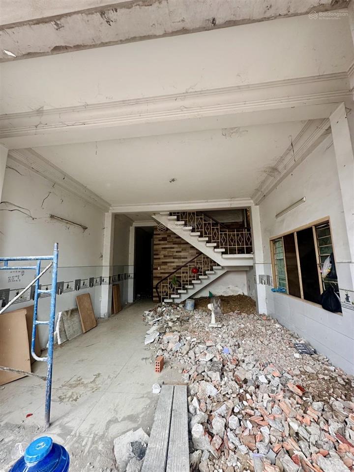 Đầu tư cực tốt  mặt tiền quốc lộ 13 ngang 10m 179m² 2 sổ riêng có dòng tiền chỉ 28 tỷ