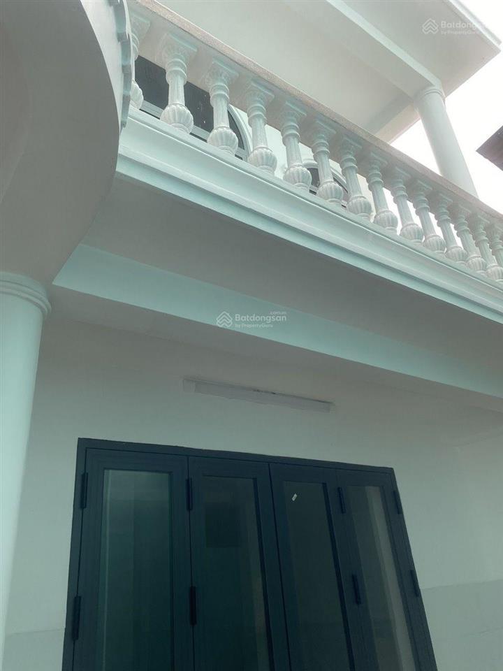 Cần gấp, nhượng lại nhà đẹp vị trí lõi thủ đức chỉ 4 tỷ, dt 50m2 ngang 5,3m, sát phạm văn đồng