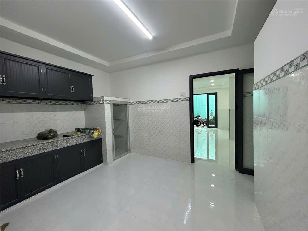 Cần gấp, nhượng lại nhà đẹp vị trí lõi thủ đức chỉ 4 tỷ, dt 50m2 ngang 5,3m, sát phạm văn đồng