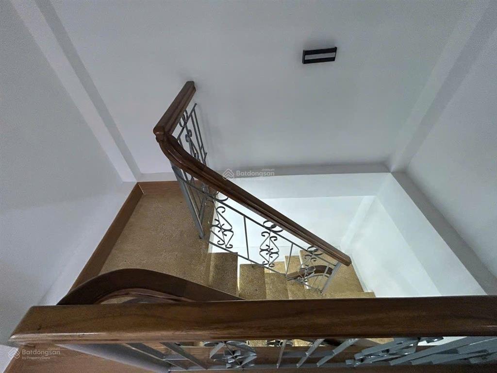 Cần gấp, nhượng lại nhà đẹp vị trí lõi thủ đức chỉ 4 tỷ, dt 50m2 ngang 5,3m, sát phạm văn đồng