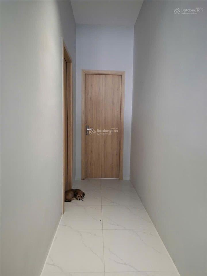 Không có căn thứ 2, dt 81m2 ngang 5,6m, ngay trung tâm, đường lê văn việt, dòng tiền bền vững