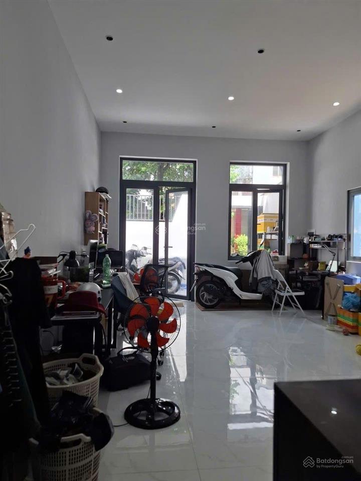 Không có căn thứ 2, dt 81m2 ngang 5,6m, ngay trung tâm, đường lê văn việt, dòng tiền bền vững