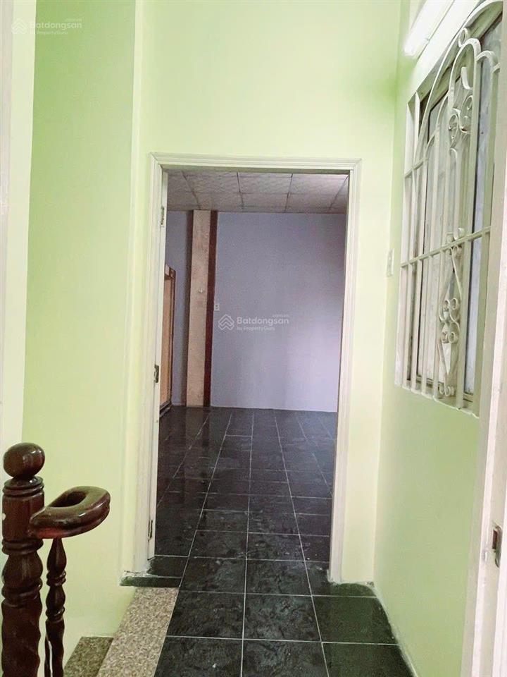 4,5 tỷ nhà ngang 5m nở hậu 68m cách ql13 chỉ 300m gần vạn phúc city