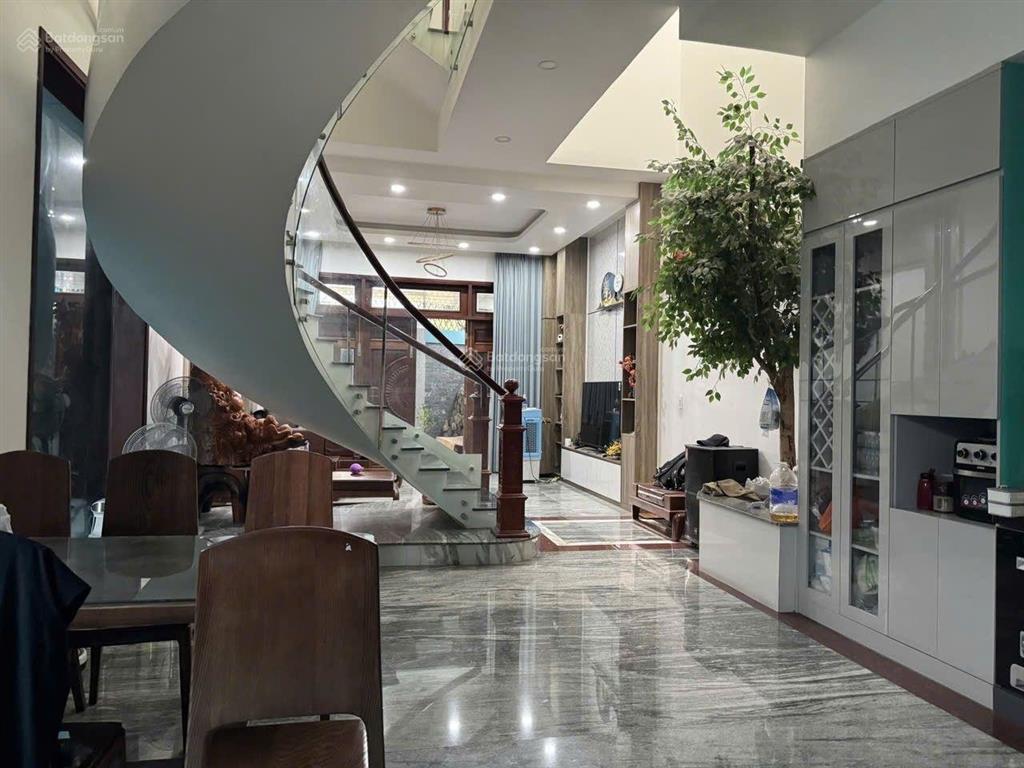 138m2 đẹp như biệt thự 4pn dành cho đại gia đình  ô tô thông qua gigamall khu vip hiệp bình