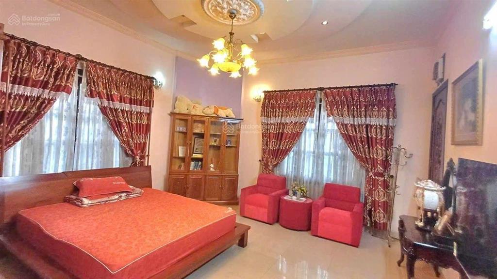 Tính giá đất thì lời căn biệt thự đẳng cấp 1050m2, có hồ bơi, mặt tiền trung tâm phước long a q9 cũ