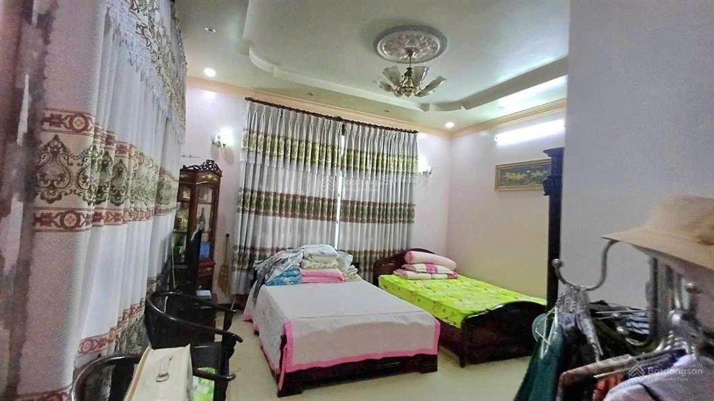 Tính giá đất thì lời căn biệt thự đẳng cấp 1050m2, có hồ bơi, mặt tiền trung tâm phước long a q9 cũ