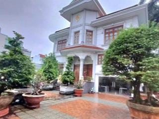 Tính giá đất thì lời căn biệt thự đẳng cấp 1050m2, có hồ bơi, mặt tiền trung tâm phước long a q9 cũ