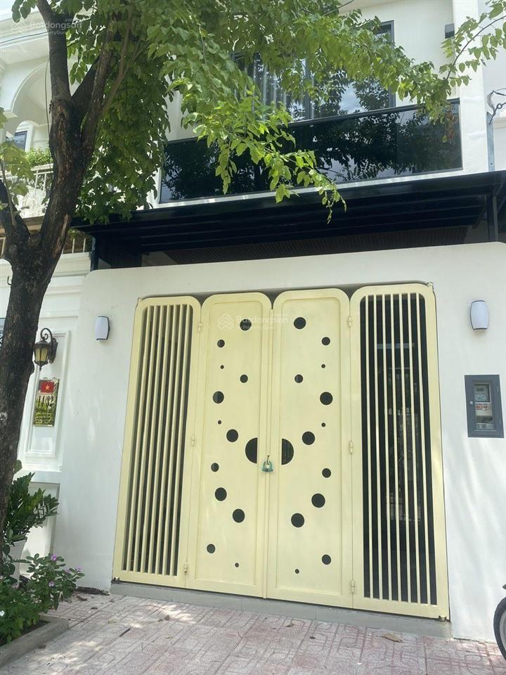 Chuẩn nhà đẹp kiểu châu âu, nơi sống trong lành, kế vinhom  3 tầng ô tô tránh chỉ nhỉnh 5 tỷ