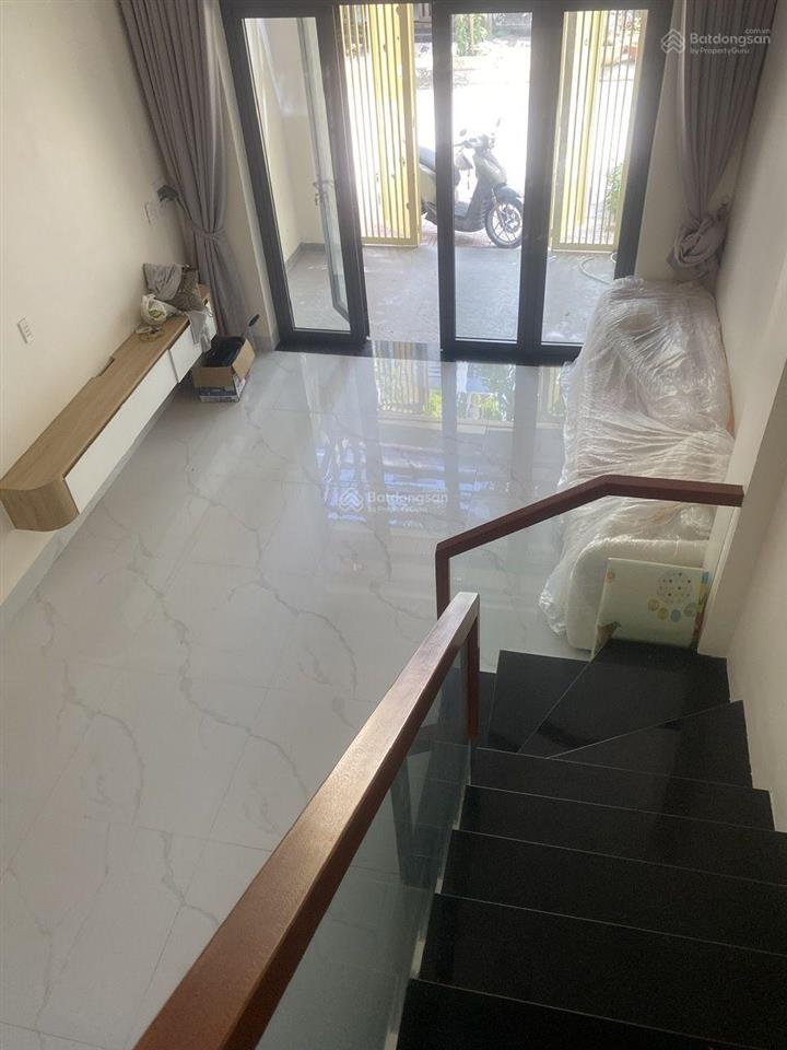 Chuẩn nhà đẹp kiểu châu âu, nơi sống trong lành, kế vinhom  3 tầng ô tô tránh chỉ nhỉnh 5 tỷ