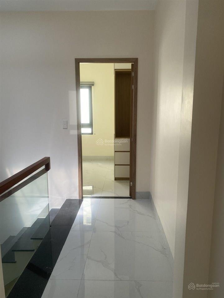 Chuẩn nhà đẹp kiểu châu âu, nơi sống trong lành, kế vinhom  3 tầng ô tô tránh chỉ nhỉnh 5 tỷ