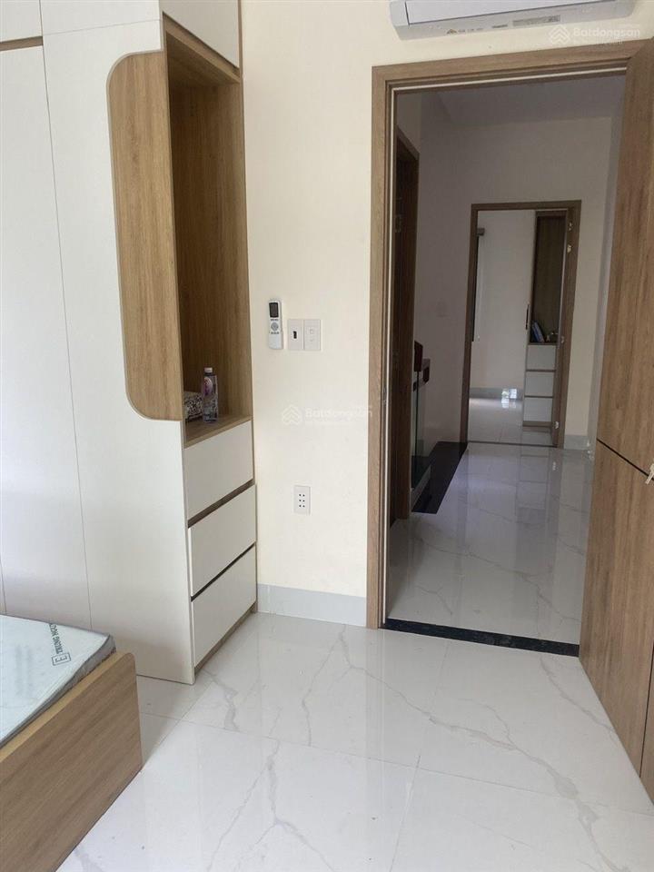 Chuẩn nhà đẹp kiểu châu âu, nơi sống trong lành, kế vinhom  3 tầng ô tô tránh chỉ nhỉnh 5 tỷ