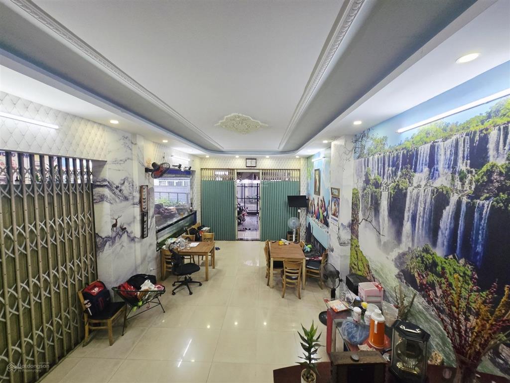 Chỉ nhỉnh 9 tỷ  102m2 (cn 85m ngang 4,6m) 3 tầng  vừa ở vừa kd ngay metro bình thái phước long b