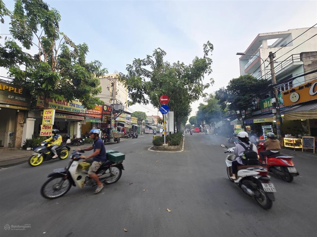 Chỉ nhỉnh 9 tỷ  102m2 (cn 85m ngang 4,6m) 3 tầng  vừa ở vừa kd ngay metro bình thái phước long b